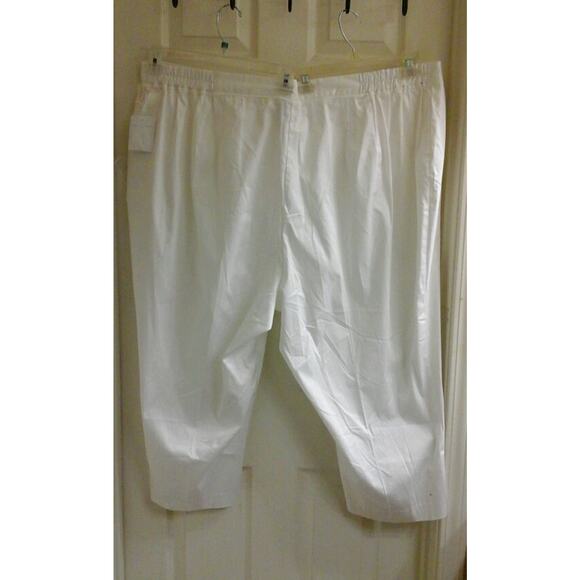 Maggie Barnes Pants, women's plus size 32W capris 22" long white capri, NWT - Picture 2 of 3
